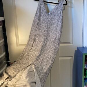 Large sleeveless long Old Navy dress with pockets & front slit.